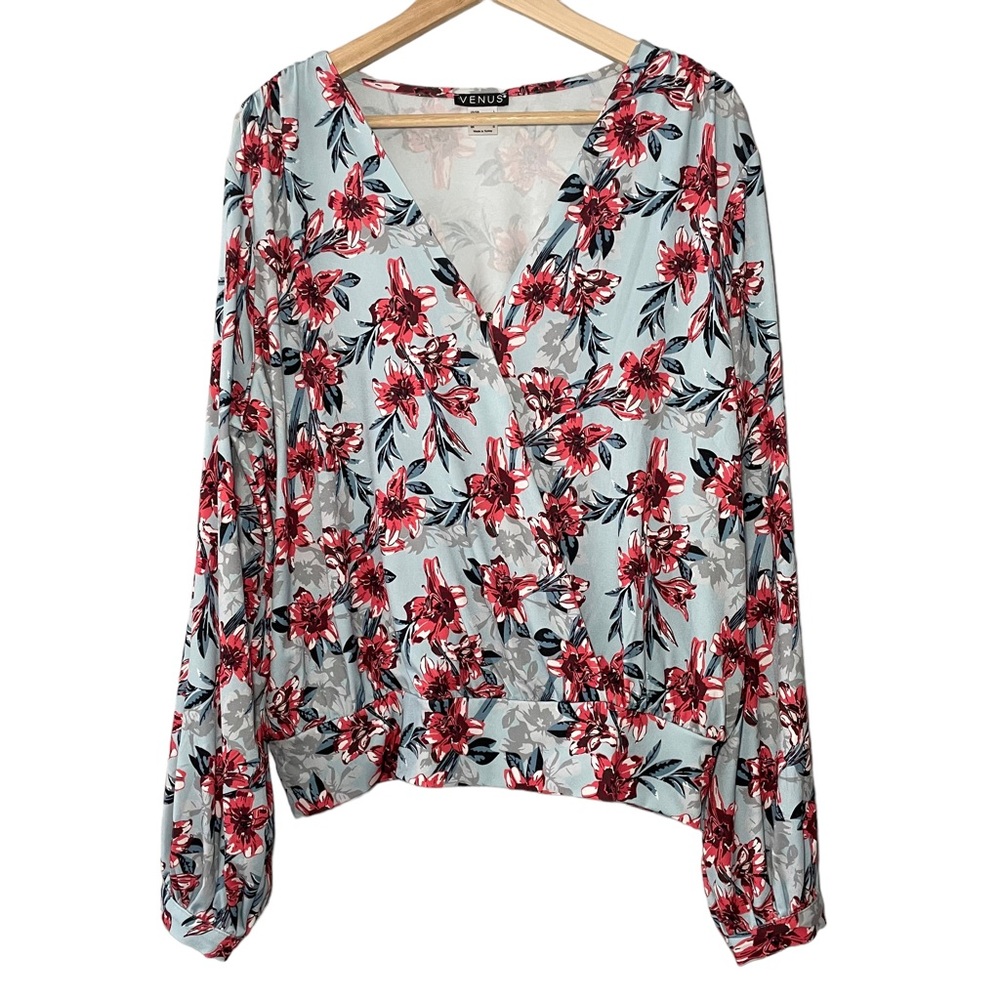 Venus floral print v-neck womens top size large